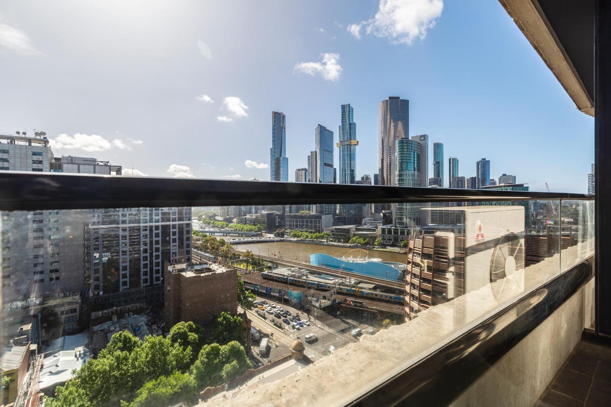 Riverview Suites By Edgetrip Melburne Exterior foto